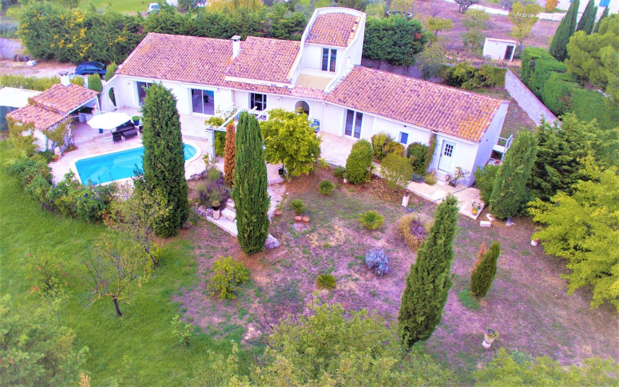 Ibis - Villa Avec Piscine, Jardin Et Parking Arles Exterior photo